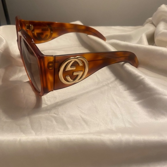 Gucci oversized sunglasses